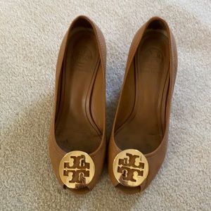 Tan leather Tory Burch wedges